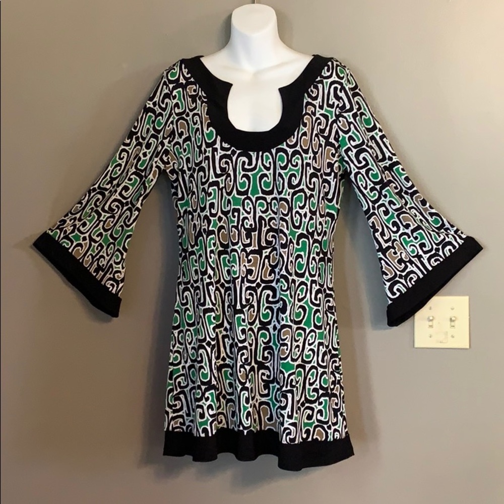 XL New Directions patterned dress. Flair sleeve